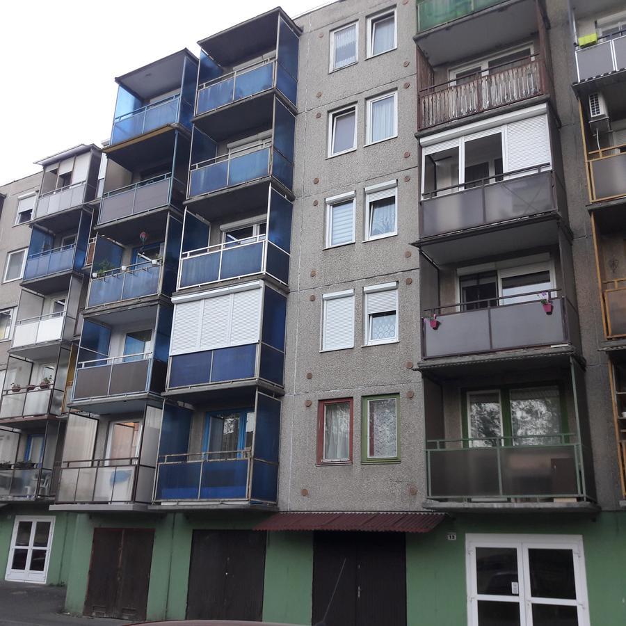 Studio 18 Apartman Kazincbarcika Zewnętrze zdjęcie