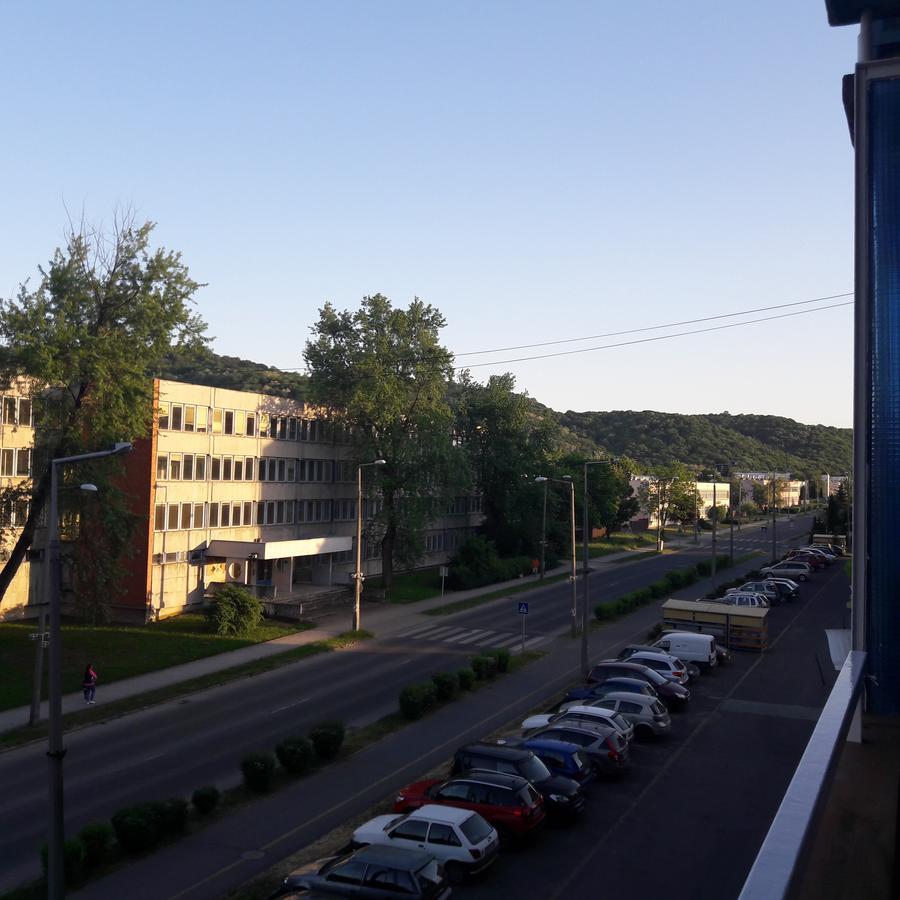 Studio 18 Apartman Kazincbarcika Zewnętrze zdjęcie